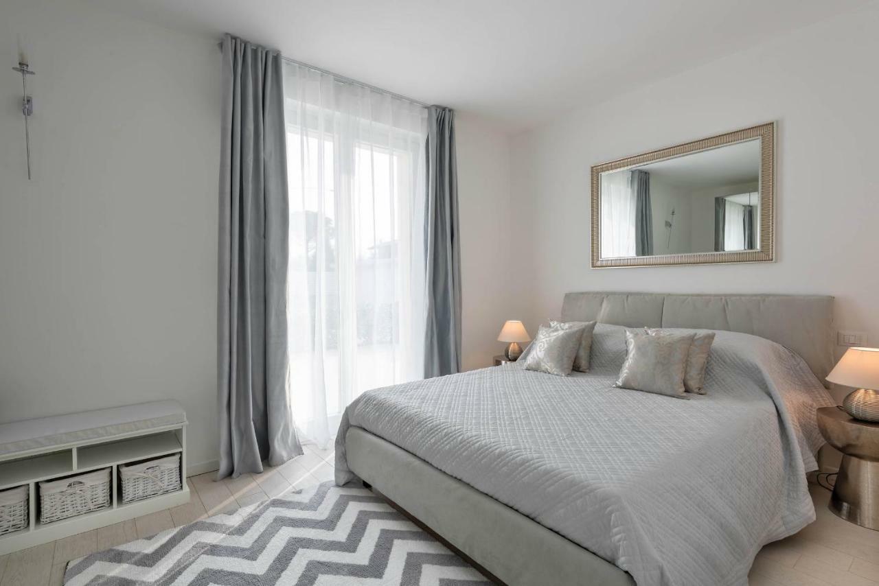 Villa Bianca Luxury Apartments 데센자노델가르다 외부 사진