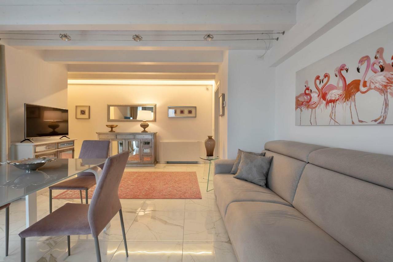 Villa Bianca Luxury Apartments 데센자노델가르다 외부 사진