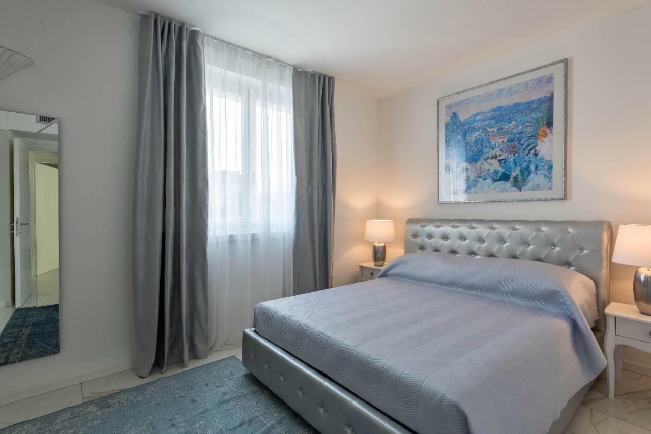 Villa Bianca Luxury Apartments 데센자노델가르다 외부 사진