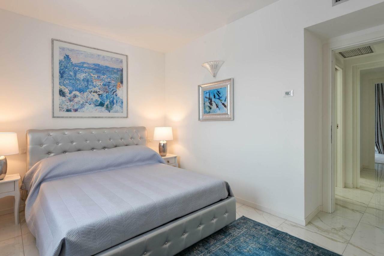 Villa Bianca Luxury Apartments 데센자노델가르다 외부 사진