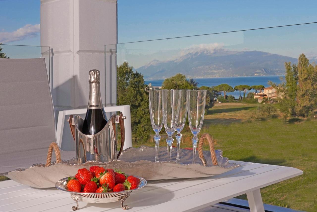 Villa Bianca Luxury Apartments 데센자노델가르다 외부 사진